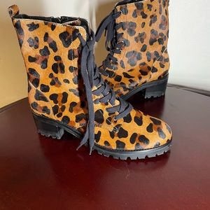 New SCHUTZ Maylova Combat Boots Brown Leopard Calf Hair Size 10.5B